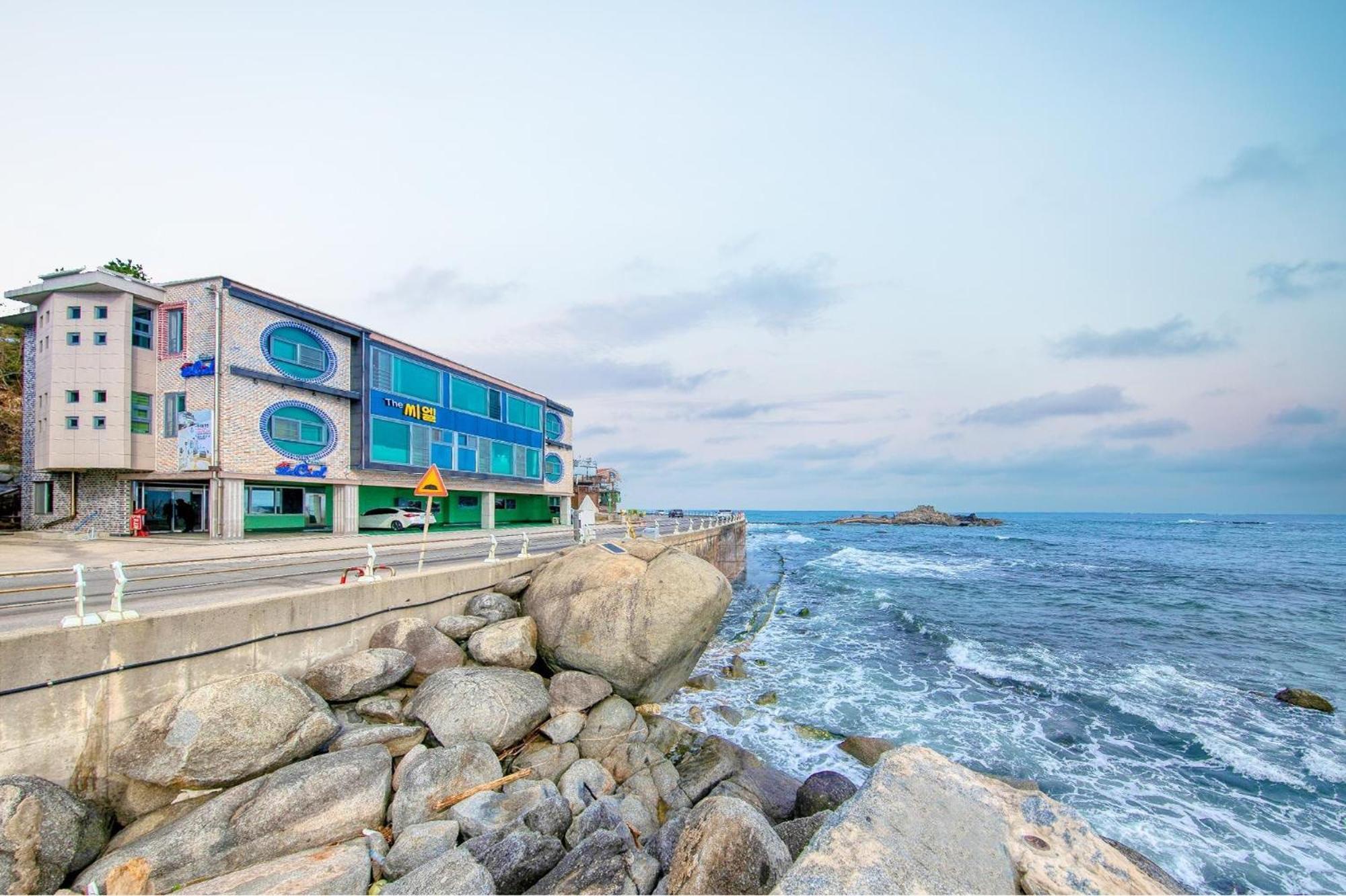 Gangneung The Ciel Spa Pension Exterior foto